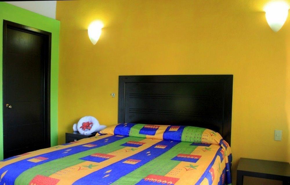 La Iguana Vallarta Lgbt Adults Only - Romantic Zone - Party Clubbing Street Puerto Vallarta Kültér fotó